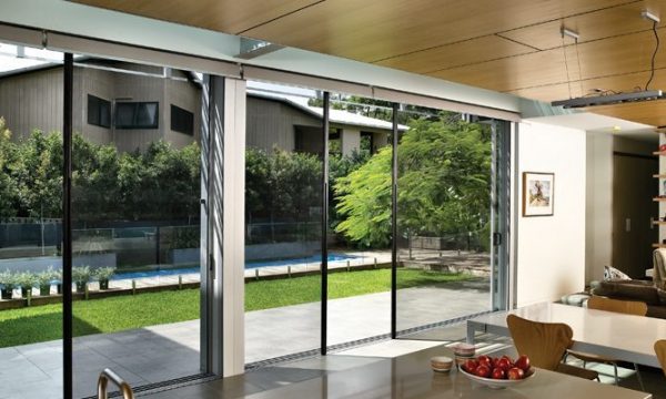 Reasons of Installing Outdoor Privacy Screen in Your Home